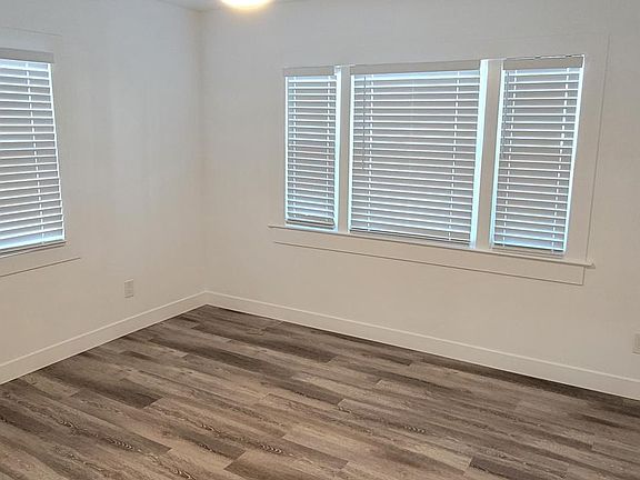 5th image of 2993 Thorn St