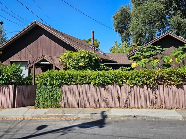 523 Center Street, Healdsburg, CA 95448