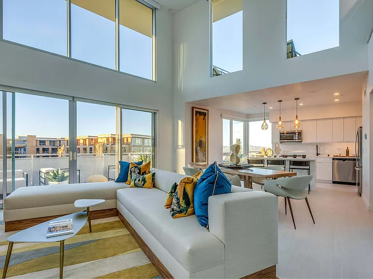 6111 S Buffalo Dr — Photo 31