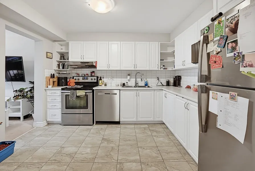 102 Nacarat Street — Photo 4
