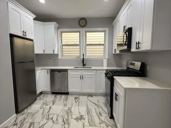 275 Highland Avenue image 2 of 8