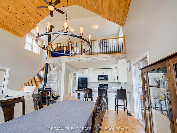4th image of 1602 Baker Valley Rd