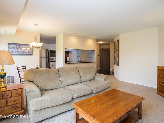 4th image of 1650 White Oak Ln APT 6