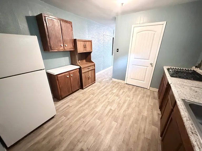 215 N Grayson St #A — Photo 5