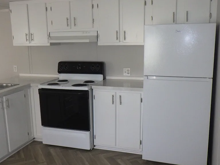 553 Country Ln #7 — Photo 6