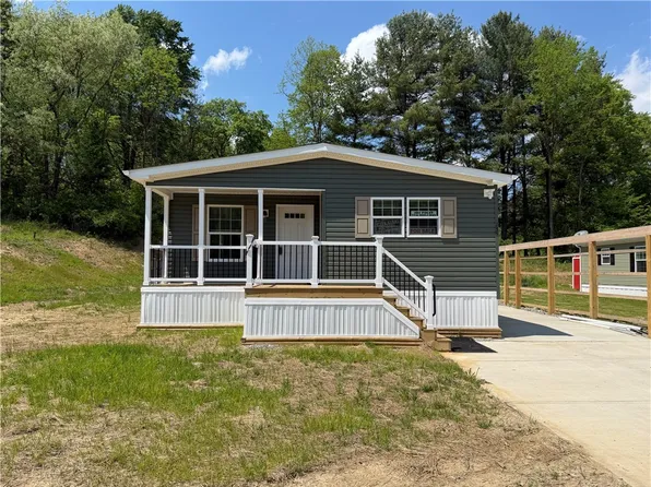 235 Sunnyhill, Valencia, PA 16059
