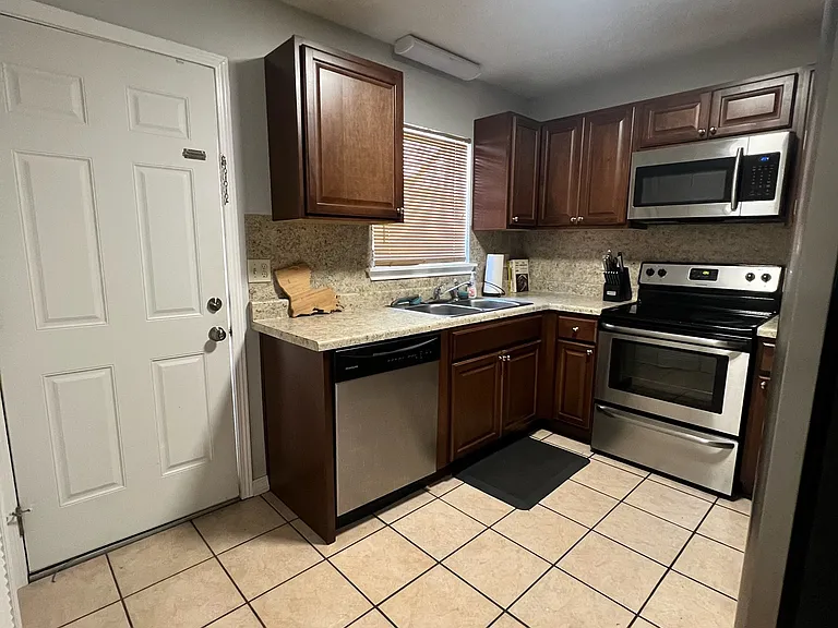 829 E Boyd Dr #C — Photo 6