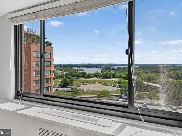 1011 Arlington Blvd APT 942, Arlington, VA 22209