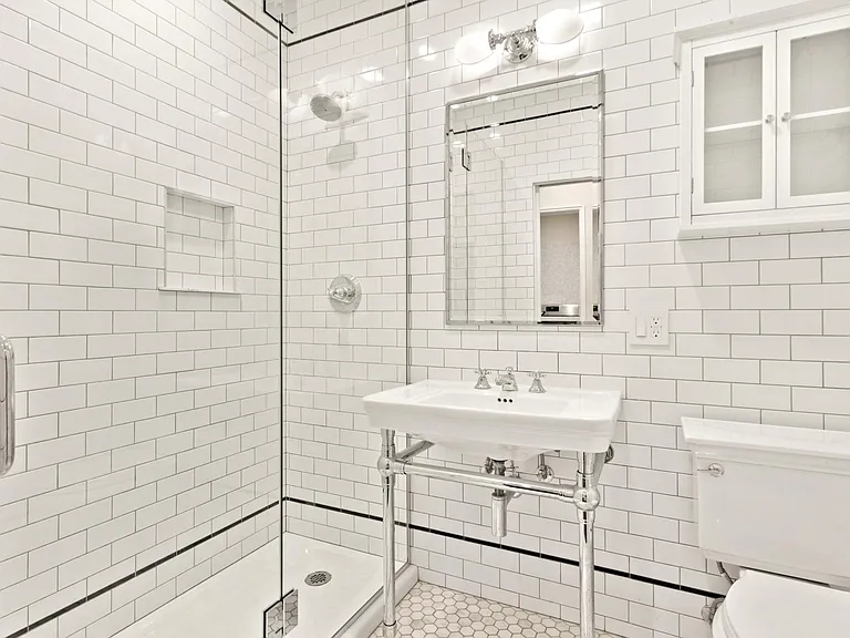 1118 N Poinsettia Dr #1/2 — Photo 10