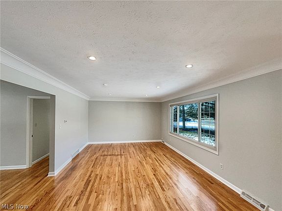 3rd image of 11001 Shaker Dr