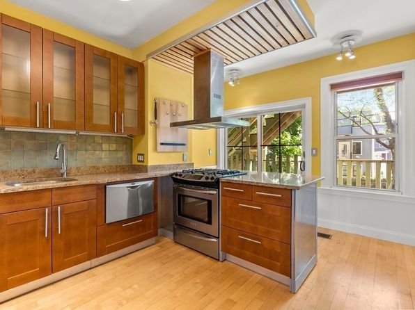 38 Woodward St #1