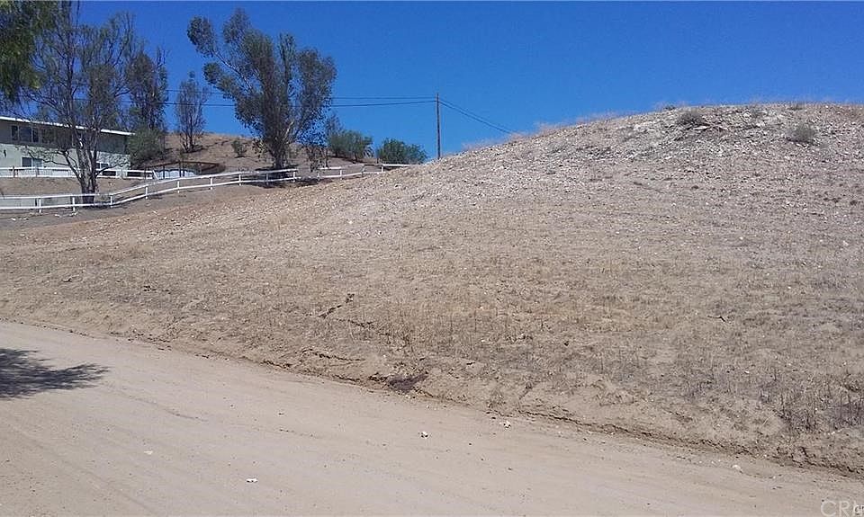 2nd image of 1 Hill St