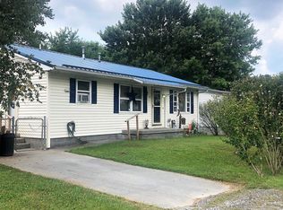 212 21st St, Oak Hill, WV 25901