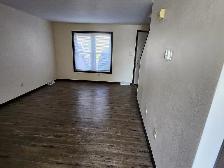 56 Frances St #4 — Photo 5