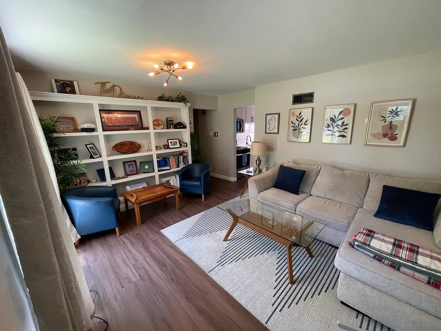 2 bed, 960 sqft, $1,200 — Photo 2