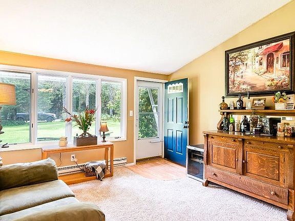 3rd image of 18940 Riverview Dr