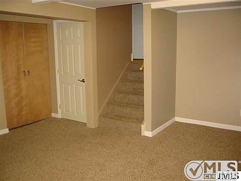 4th image of 561 Birchwood St