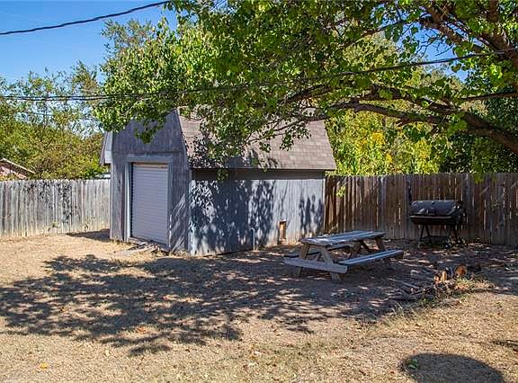 3rd image of 8430 Whitney Dr