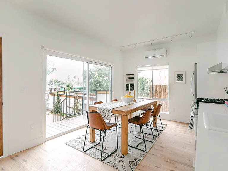 3607 Bellevue Ave #3607 — Photo 2