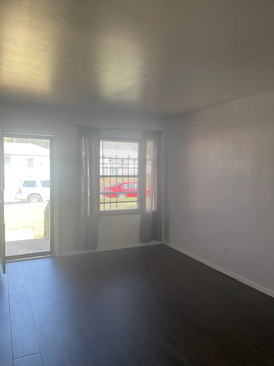 Living Room - 3320 NE 15th St