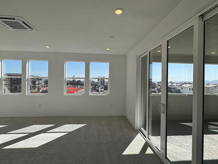 153 Sora — Photo 18