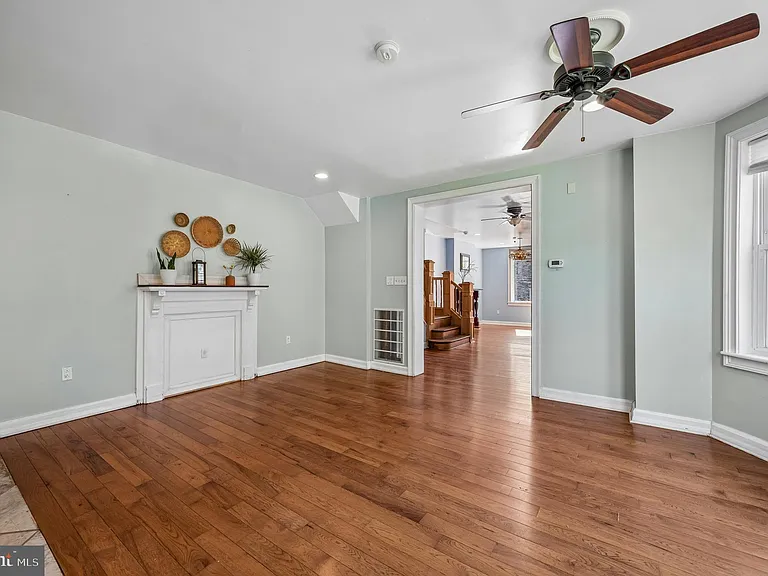 229 W Hansberry St — Photo 7