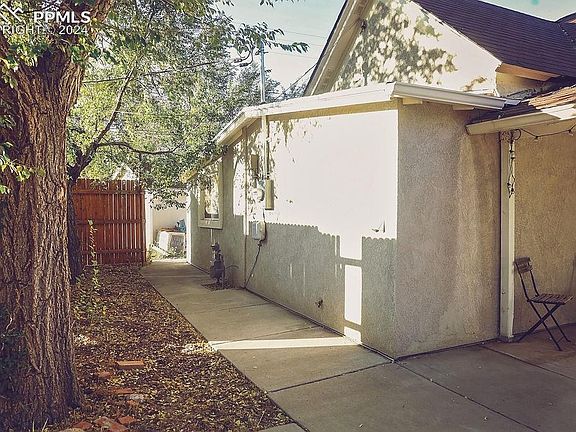 3rd image of 1023 E Costilla St
