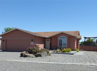 325 Spring Cir SW, Mattawa, WA 99349