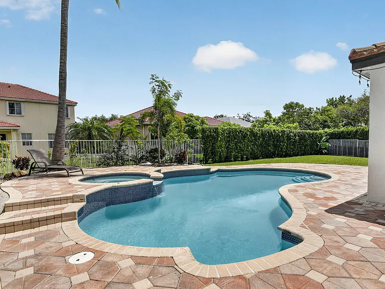 3701 Condor Ct — Photo 35