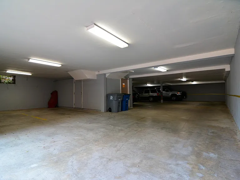 2508 State St #6 — Photo 28