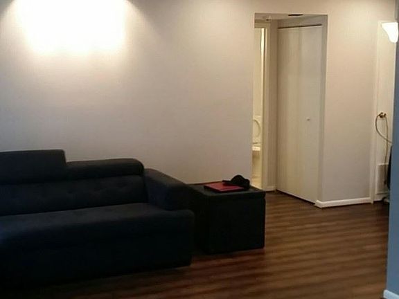 3rd image of 6980 Hanover Pkwy APT 203