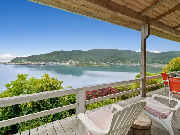 12880 Hobsonville Point Dr, Bay City, OR 97107