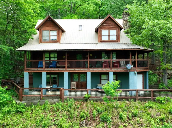 200 Peachtree Ln, Tellico Plains, TN 37385