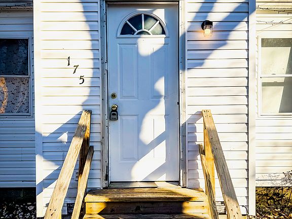 2nd image of 175 Lynbrook Dr