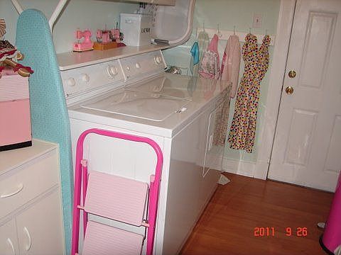 2nd image of 900 E 42nd St
