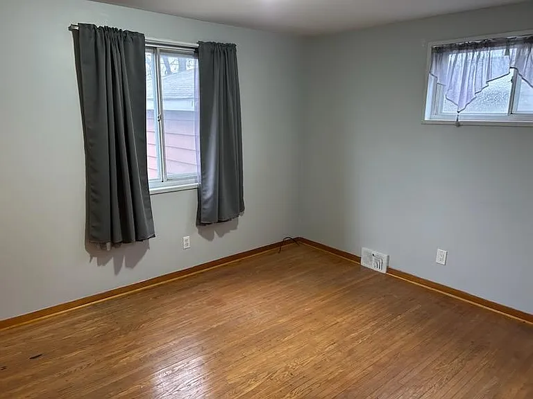 154 Joseph Dr — Photo 8