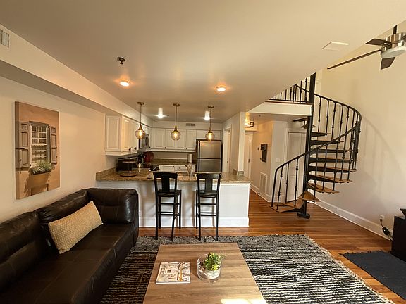 3rd image of 377 King St #203-1