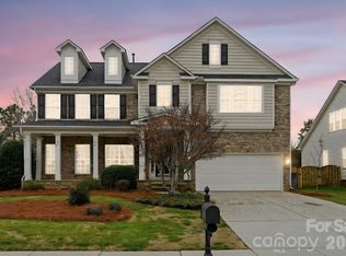 8116 Madrigal Ct, Waxhaw, NC 28173