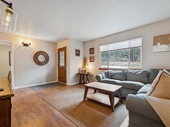 4th image of 31 Wood Haven Way