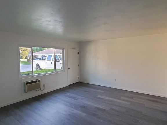 5th image of 25432 Van Leuven St