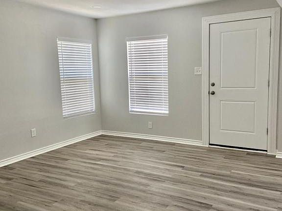 3rd image of 221 Priddy Ln