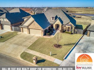1821 Lago Dr, Moore, OK 73160
