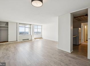 604 S Washington Sq #36-1505, Philadelphia, PA 19106