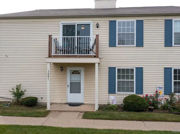 3091 Oakridge Ct, Lake Orion, MI 48360