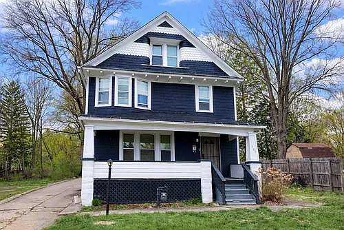 686 East Ave Photo 1