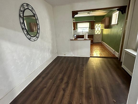 5th image of 221 N Gross St