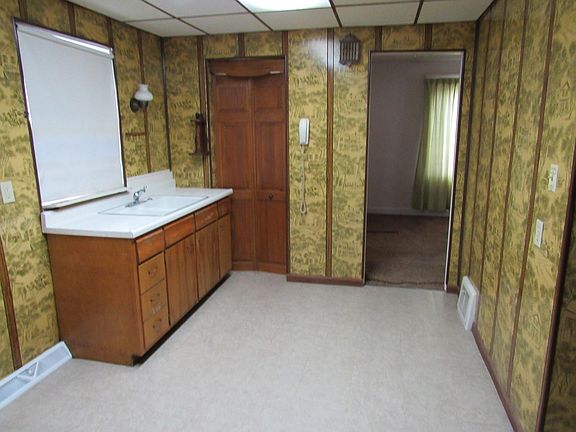 3rd image of 4119 Ivy St