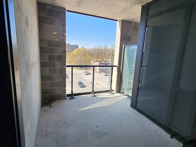 86 Dundas St E #407 — Photo 9