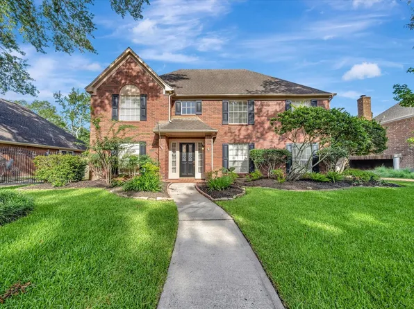 15110 Greenleaf Ln, Houston, TX 77062
