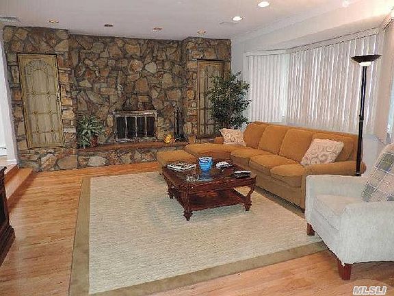 2nd image of 1525 Andrews Ln